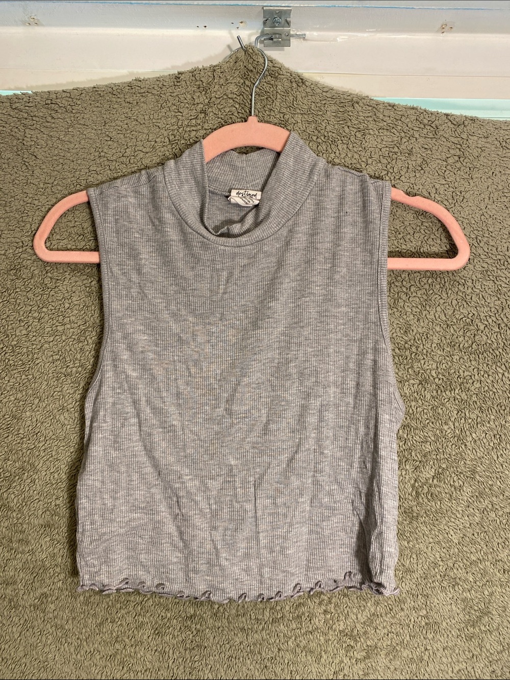 Ribbed Mock Neck Crop Tank Top in Gray
